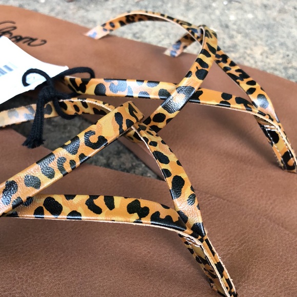 Volcom Women’s Size 10 Cheetah 🐆 Print Sandals 🩴 - Picture 4 of 6